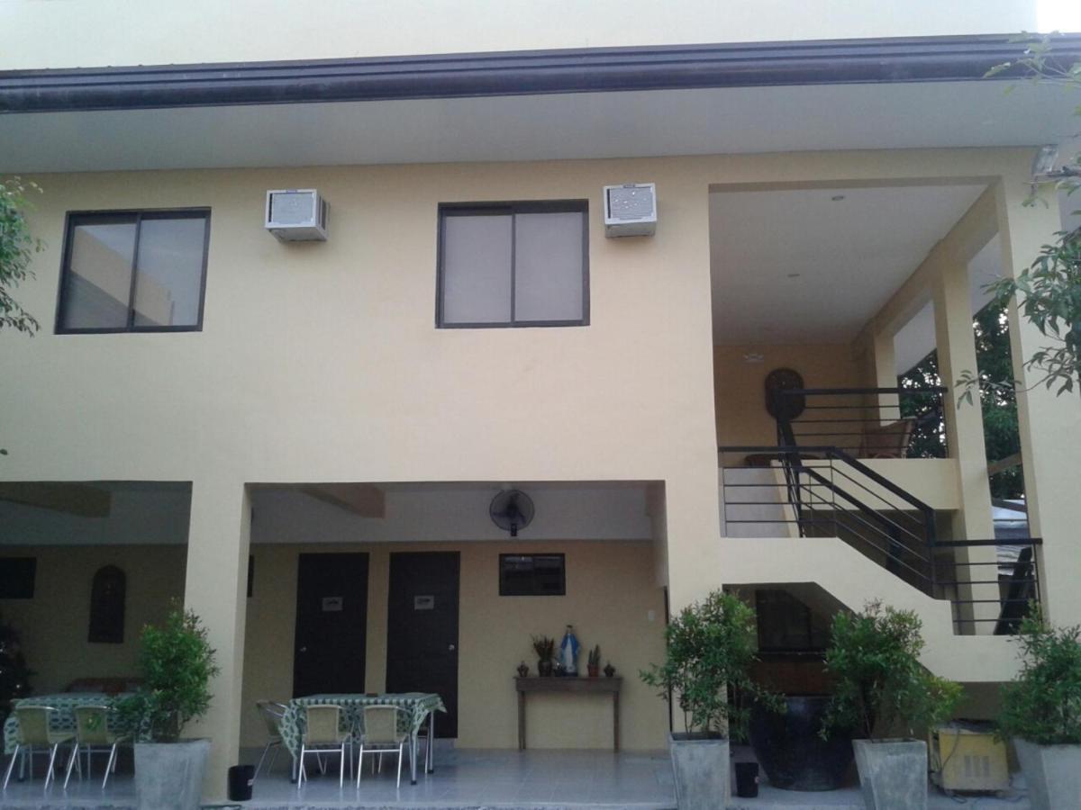 11Th Street Bed And Breakfast Bacolod Exterior photo